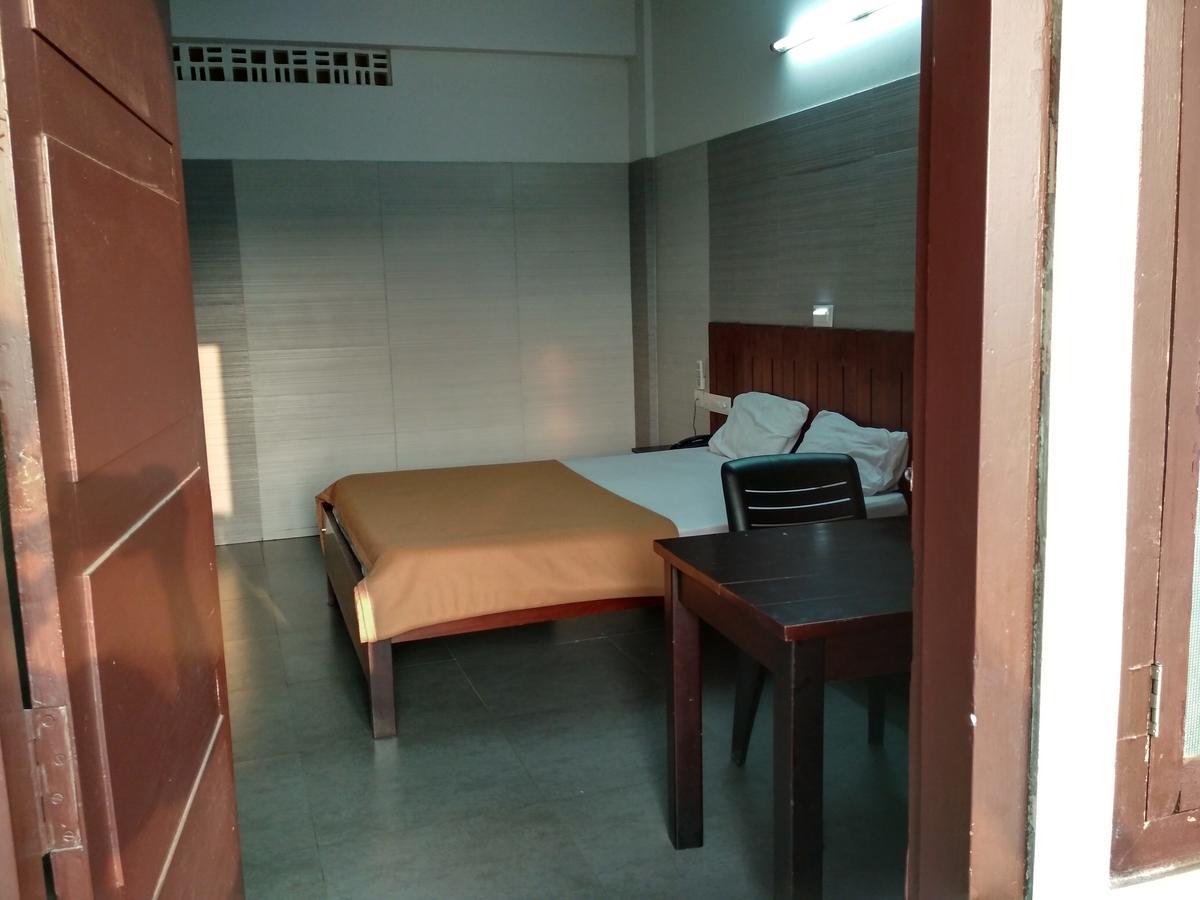 International Tourist Home Кожикод Екстериор снимка